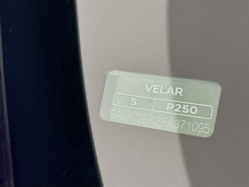 Used 2024 Land Rover Range Rover Velar S AWD/4WD image 36