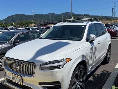 Used 2025 Volvo XC90 T8 Ultra w/ Protection Package Premier AWD/4WD image 1
