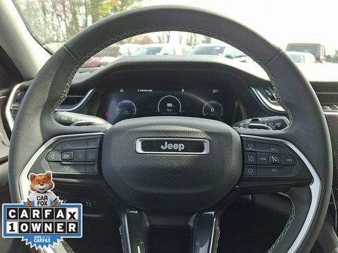 Used 2023 Jeep Grand Cherokee Laredo image 19