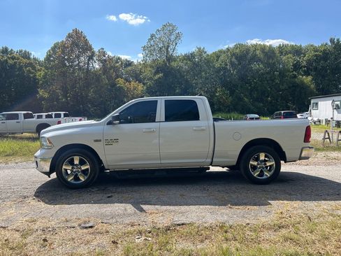 Used 2019 RAM 1500 Big Horn RWD image 5