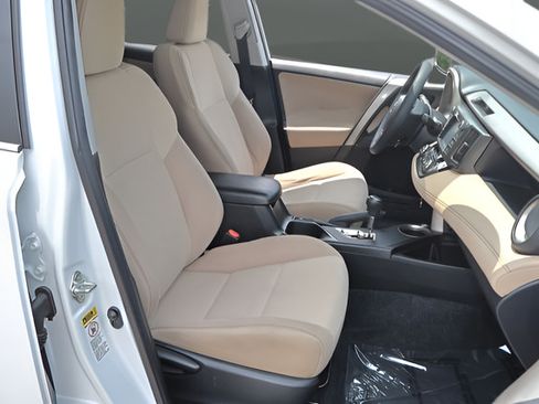 Used 2015 Toyota RAV4 XLE FWD image 20