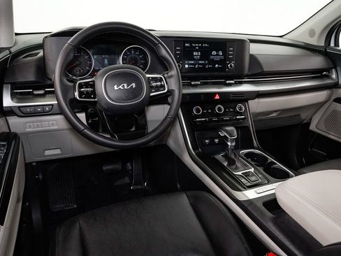 Certified 2024 Kia Carnival LX image 6