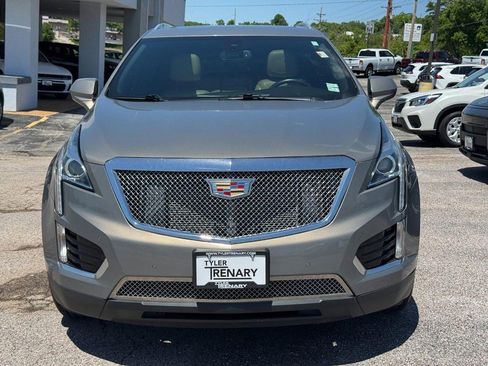 Used 2018 Cadillac XT5 Luxury w/ Driver Awareness Package FWD image 11