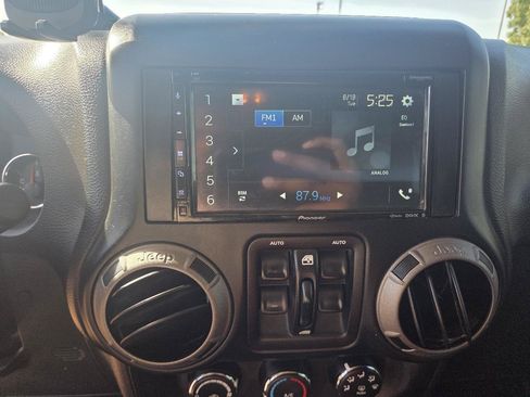 Used 2016 Jeep Wrangler Unlimited Sport w/ Quick Order Package 24S AWD/4WD image 14