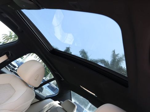 Used 2021 BMW 530i xDrive AWD/4WD image 19