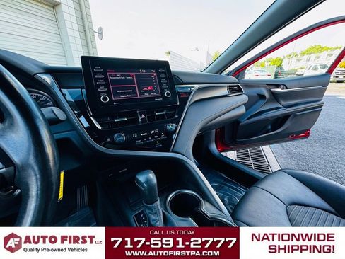 Used 2022 Toyota Camry SE image 12