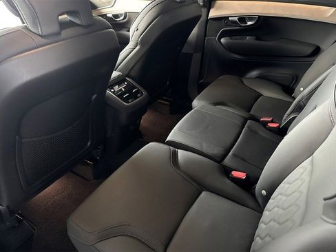 Certified 2025 Volvo XC90 B6 Plus image 6