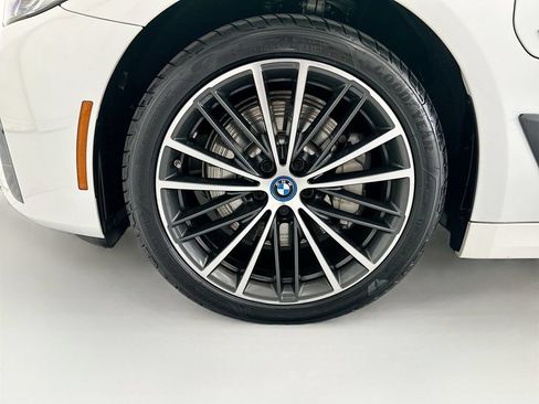 Certified 2023 BMW 530e w/ Premium Package RWD image 29