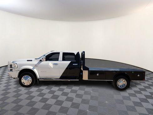 Used 2021 RAM 5500 Tradesman w/ Chrome Appearance Group image 2