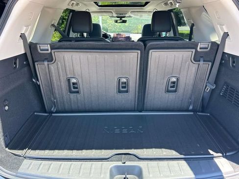 New 2026 Nissan Pathfinder Platinum AWD/4WD image 12