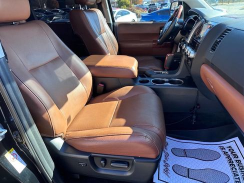 Used 2018 Toyota Sequoia Platinum image 21
