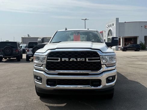 Used 2024 RAM 2500 Big Horn AWD/4WD image 2