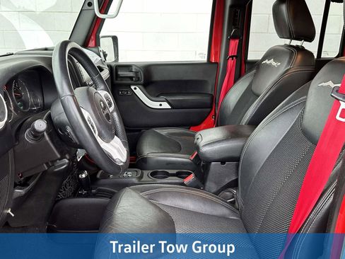 Used 2015 Jeep Wrangler Unlimited Sahara image 9