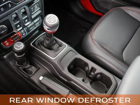 Used 2025 Jeep Wrangler Rubicon AWD/4WD image 24
