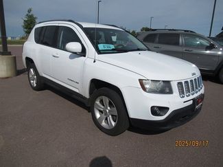 Used 2014 Jeep Compass Latitude image 1