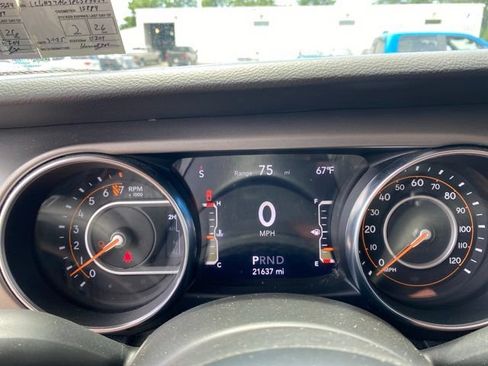 Used 2023 Jeep Gladiator Sport AWD/4WD image 23