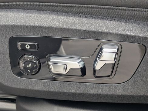 Used 2023 BMW XM w/ M Driver's Package image 13