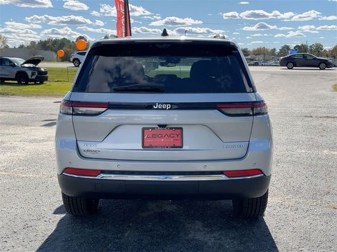 New 2025 Jeep Grand Cherokee Limited w/ Luxury Tech Group II image 5