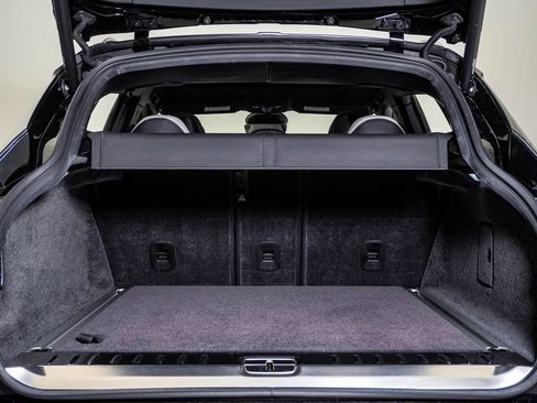 Used 2023 Aston Martin DBX 707 image 33