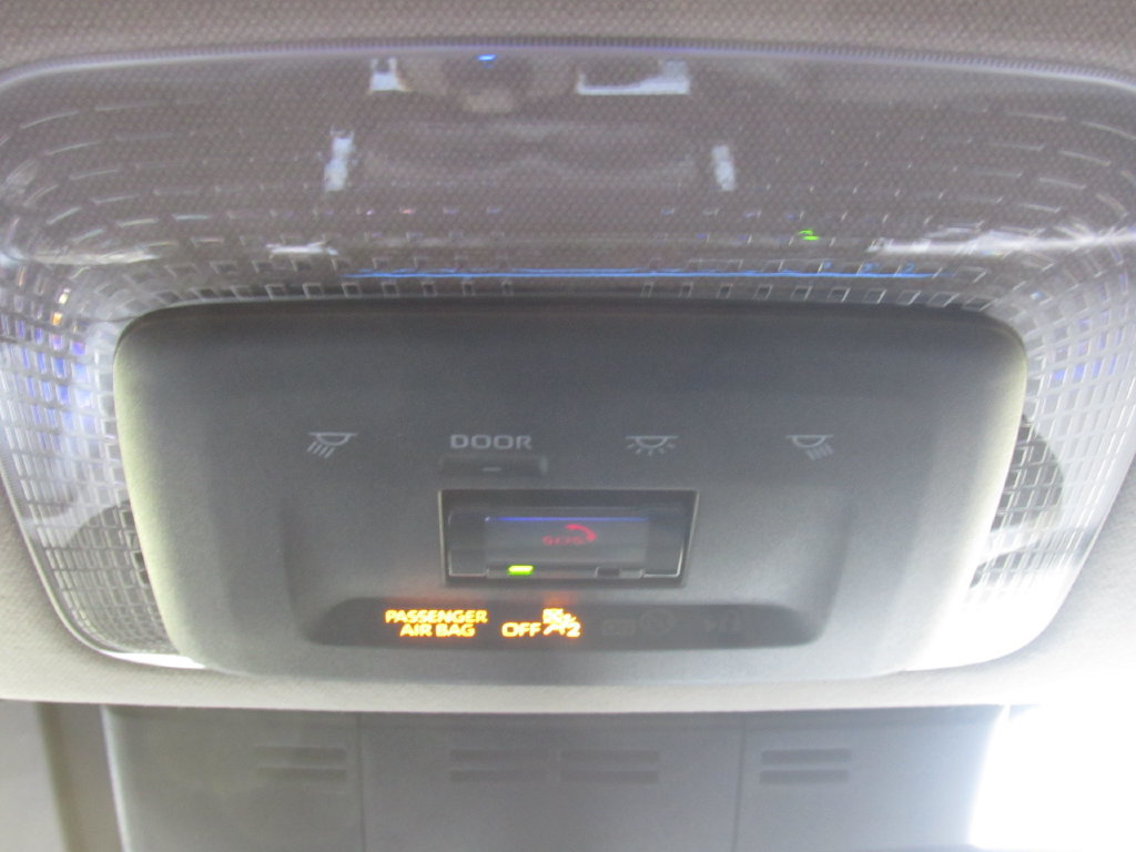 Used 2025 Toyota Prius FWD image 25