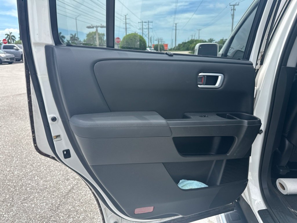 Used 2013 Honda Pilot Touring image 23