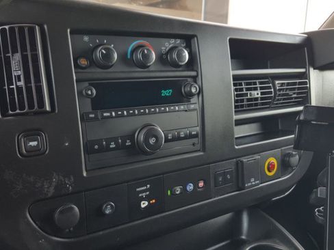 Used 2021 Chevrolet Express 2500 w/ Driver Convenience Package image 17