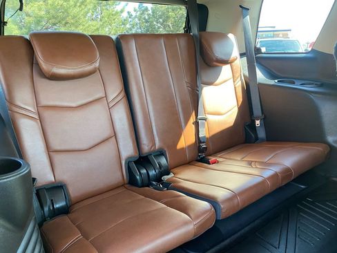 Used 2019 Cadillac Escalade Premium Luxury AWD/4WD image 42