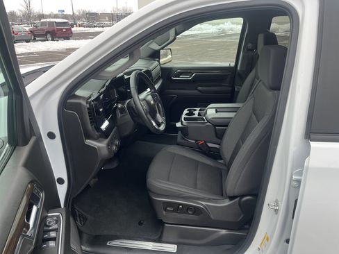 Used 2025 Chevrolet Silverado 1500 LT image 9