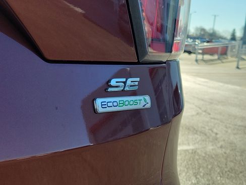 Used 2018 Ford Escape SE image 7