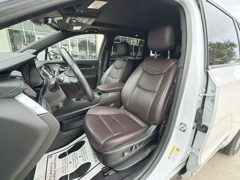 Certified 2024 Cadillac XT6 Premium Luxury FWD image 19