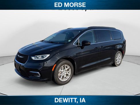 Used 2022 Chrysler Pacifica Touring-L image 1