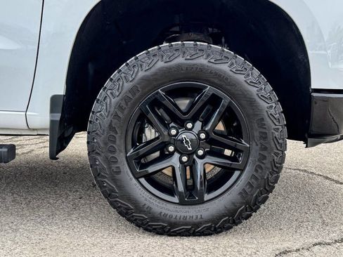 Used 2023 Chevrolet Silverado 1500 LT Trail Boss w/ Convenience Package II image 12