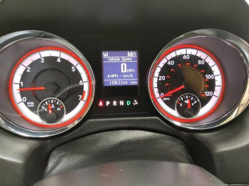 Used 2018 Dodge Grand Caravan SE w/ UConnect Hands-Free Group image 23