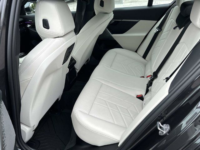 Used 2024 BMW 530i xDrive w/ Premium Package AWD/4WD image 18