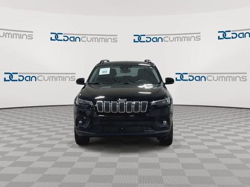 Used 2022 Jeep Cherokee Latitude Lux AWD/4WD image 3