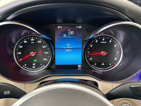 Used 2022 Mercedes-Benz GLC 300 4MATIC w/ Premium Package Lite image 21