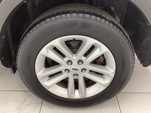 Used 2013 Ford Explorer XLT image 50