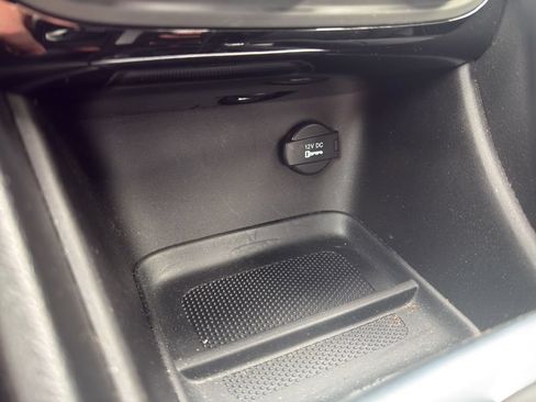 Used 2013 Chrysler 200 Touring FWD image 22