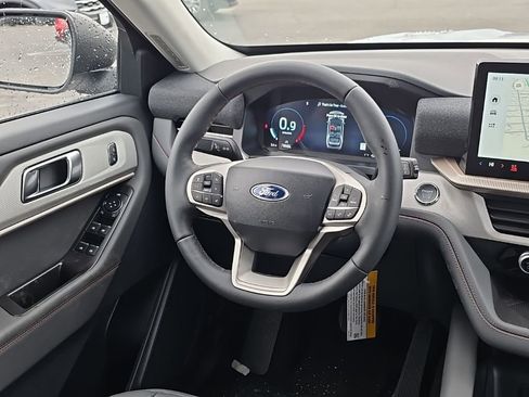 New 2026 Ford Explorer Active w/ Active Comfort Package image 15