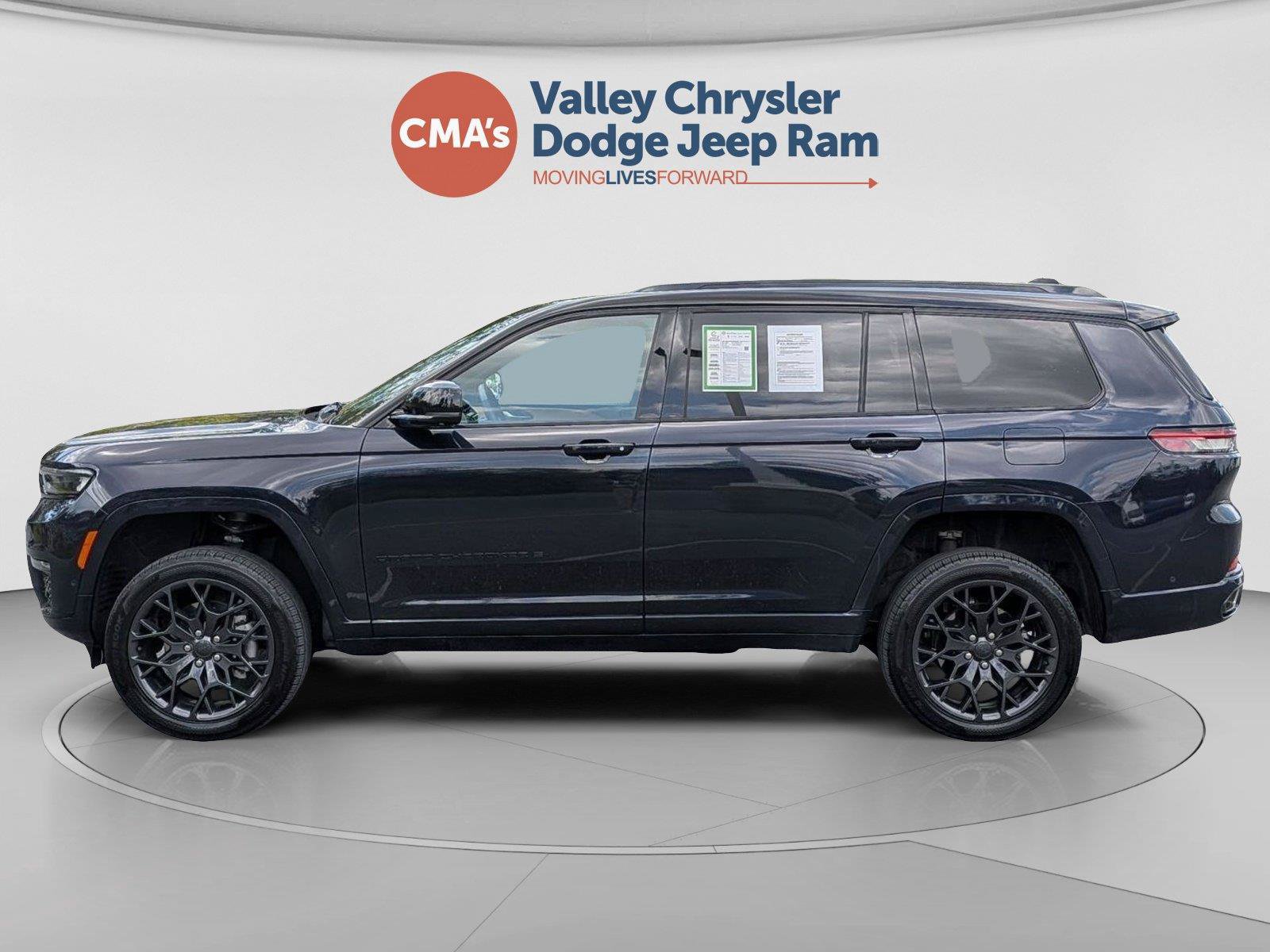 Used 2023 Jeep Grand Cherokee L Summit AWD/4WD image 2