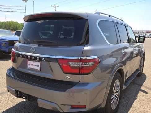 Used 2023 Nissan Armada SL w/ Captain's Chairs Package image 3