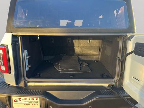 Used 2023 Ford Bronco Badlands w/ Sasquatch Package image 38