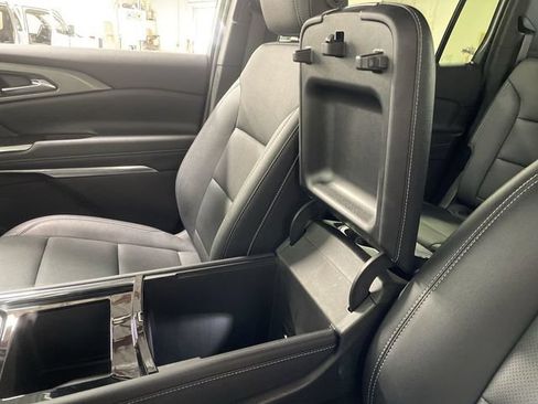 Used 2025 Chevrolet Traverse LT AWD/4WD image 21
