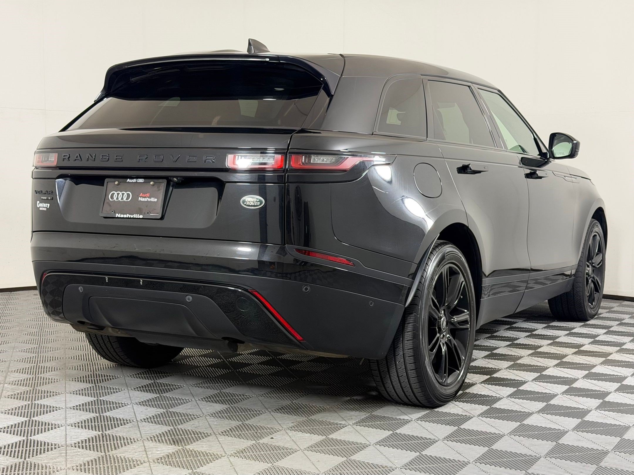 Used 2021 Land Rover Range Rover Velar S AWD/4WD image 9