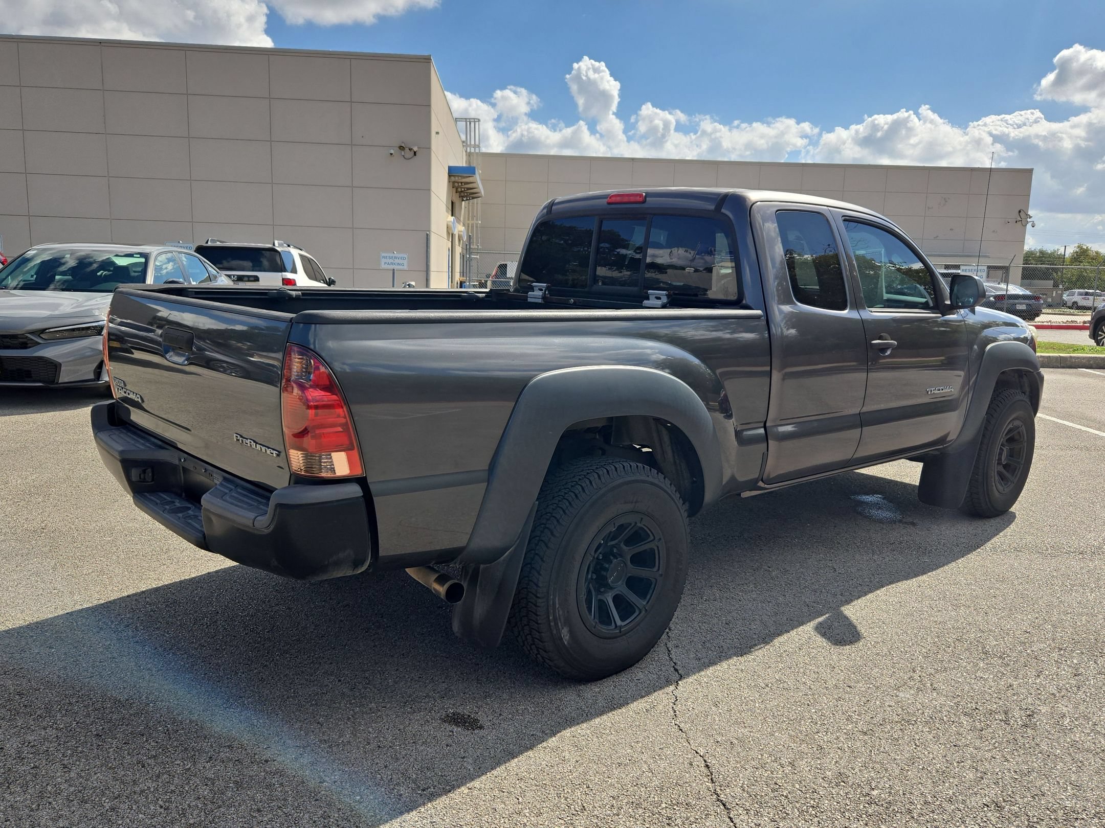Used 2014 Toyota Tacoma PreRunner w/ Convenience Package RWD image 3