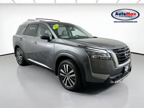 Used 2022 Nissan Pathfinder Platinum w/ Cargo Package AWD/4WD image 1