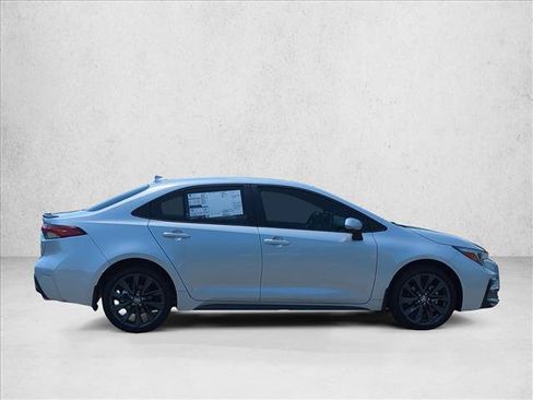 Used 2025 Toyota Corolla XSE FWD image 4