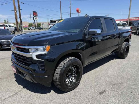 Used 2022 Chevrolet Silverado 1500 LT AWD/4WD image 3