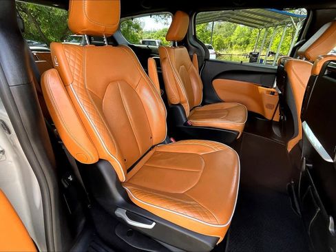 Used 2021 Chrysler Pacifica Pinnacle image 19
