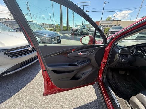 Used 2019 Buick Envision Essence AWD/4WD image 21
